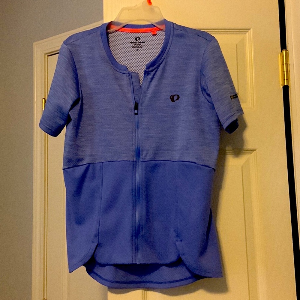 Stretchy exercise top